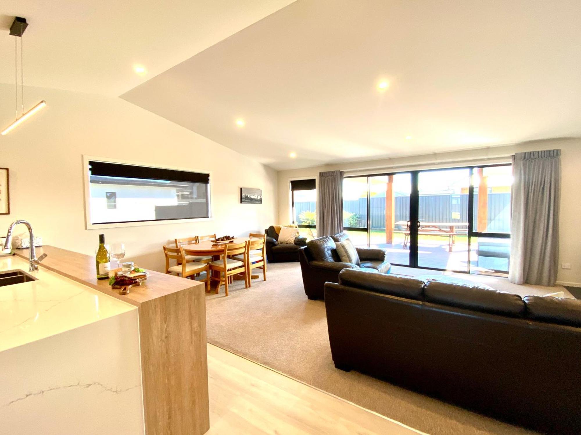Four Lakes Retreat Holiday home *